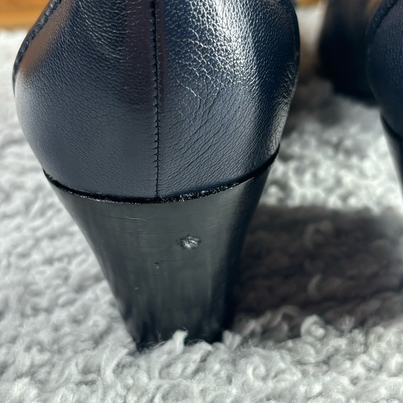 Michelle D Loafers Womens 10 Penny Loafer Heels Leather Classic Office Business - Picture 6 of 11